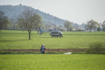 Schwaebisch Hall-Tuengental: Kleinflugzeug und Ultraleichtflugzeug stossen in der Luft zusammen - 2 Tote